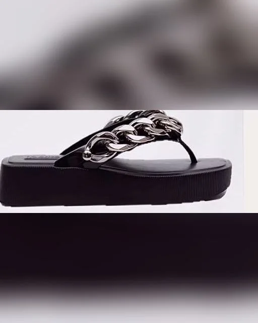 Chinelo Petite Jolie flatform com corrente